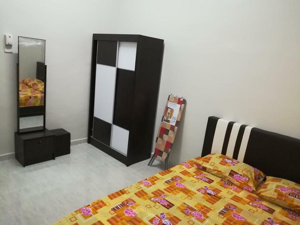 Homestay Damai Yusmila كُوالا تيرينغانو المظهر الخارجي الصورة