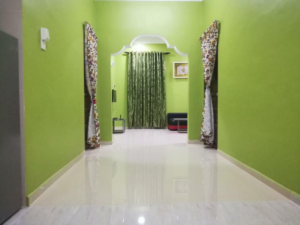 Homestay Damai Yusmila كُوالا تيرينغانو المظهر الخارجي الصورة
