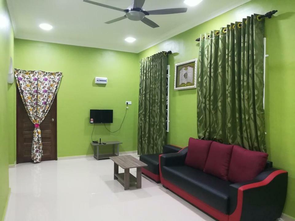 Homestay Damai Yusmila كُوالا تيرينغانو المظهر الخارجي الصورة