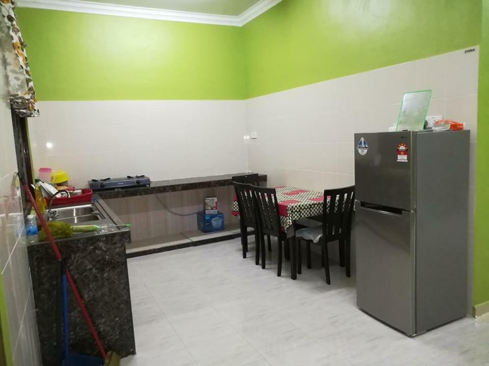 Homestay Damai Yusmila كُوالا تيرينغانو المظهر الخارجي الصورة